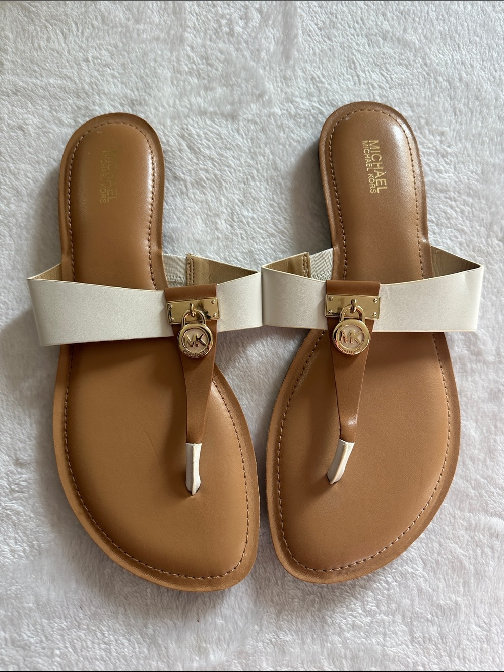 Michael Kors Hamilton Flat Sandal Women 10 Tan White Preppy Coastal Old Money